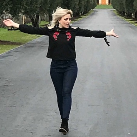 Embroidered Cold Shoulder Black Top Size small - Picture 8 of 8